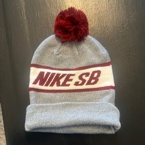 Nike SB beanie with ball on top